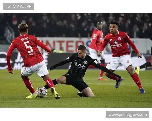 美因茨客场战绩糟糕10战1胜3平6负，客场零封率为0%场均失球2个客场虫困境